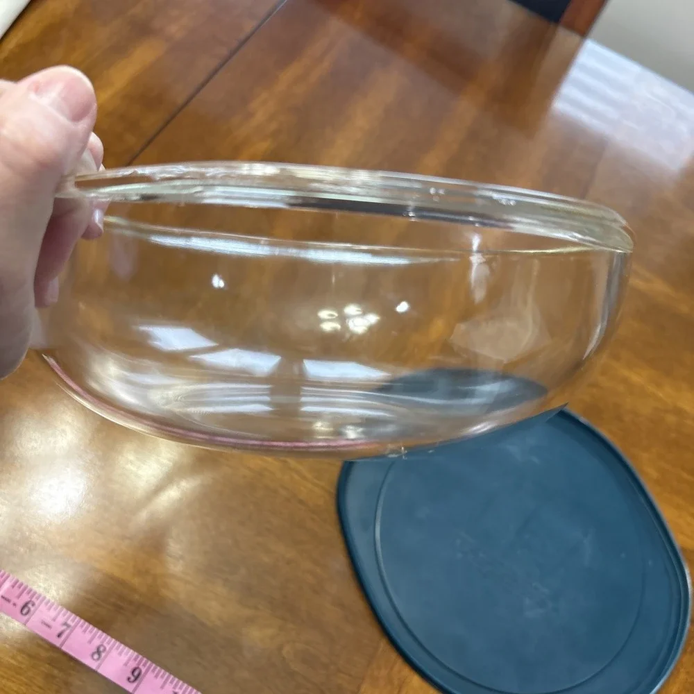 VTG 2QT Round Pyrex With Plastic Lid 024 Made In USA Side Handles